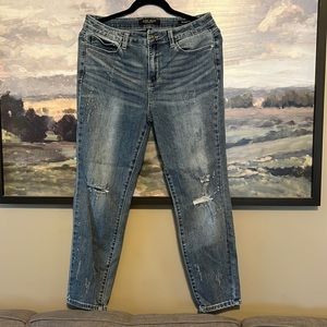 Size 32 Judy Blue shredding up my life relaxed distressed jeans style jb8273md